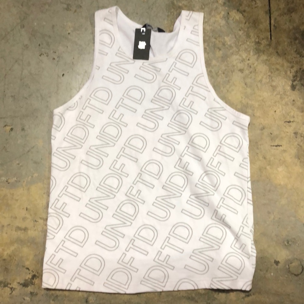 Undefeated wht tank top medium
